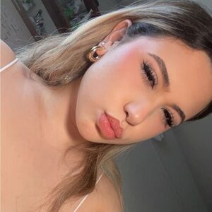 Meet your Posher, Sarah💕🧸🙈